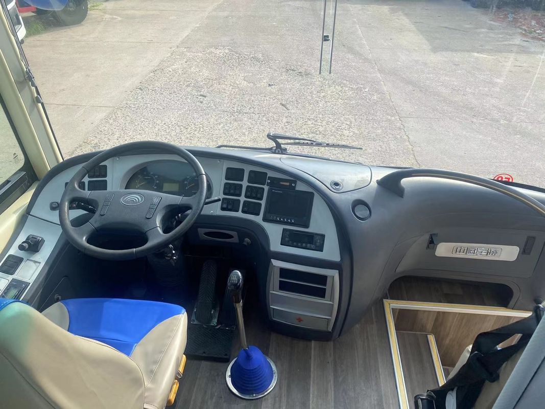 África País Motor delantero Yutong 30-35 asientos Autobús usado con sistema de entretenimiento del coche