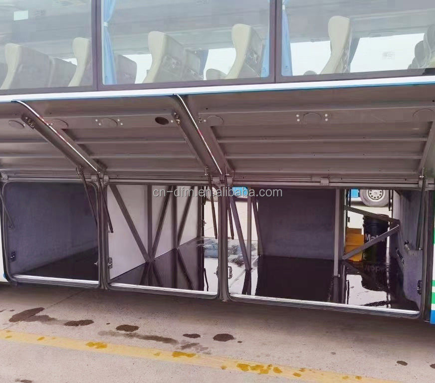 Autobús usado de lujo renovado de 30 asientos en África Occidental Euro 3 y velocidad máxima de 100 km/h