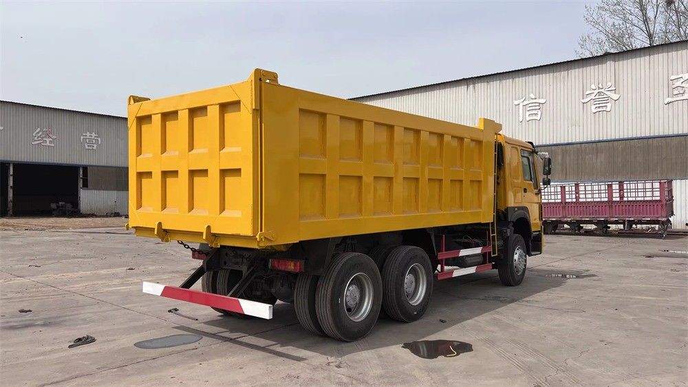 6X4 tracción de ruedas SINOTRUK Howo Minería 20 toneladas 25 toneladas 371hp camión de remate camión de descarga usado