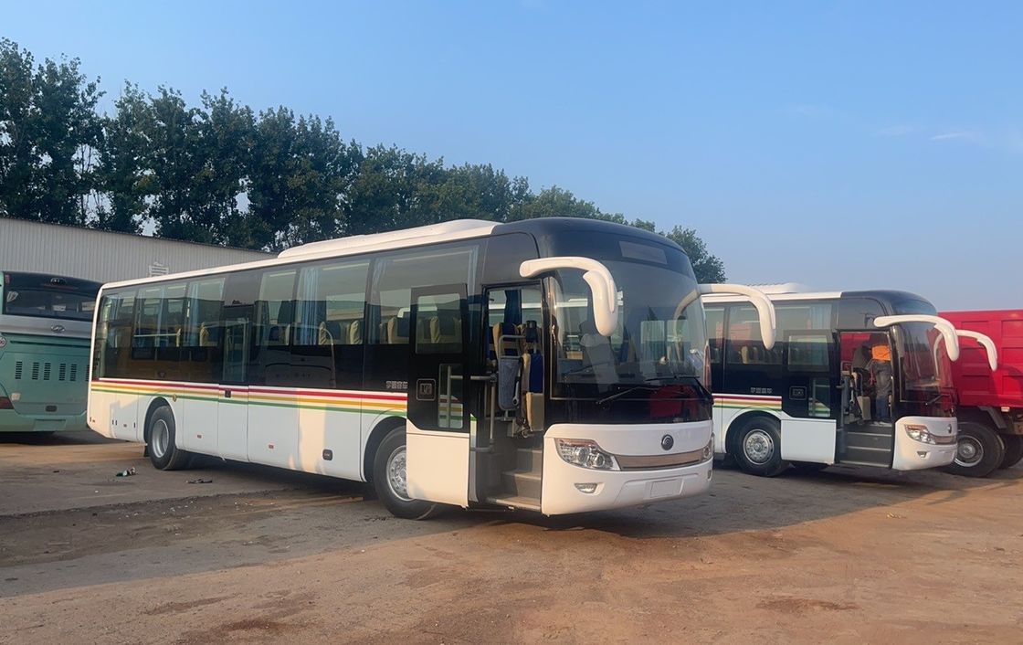 Autobús de lujo de 62 asientos en África muy reformado con una capacidad de motor de 4-6L