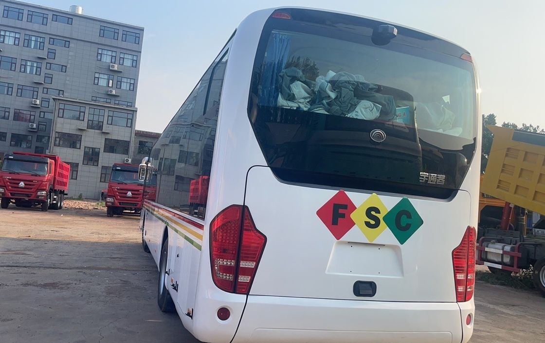 Autobús de lujo asequible con 62 asientos en África Tipo de conducción LHD Velocidad máxima de hasta 100 km/h