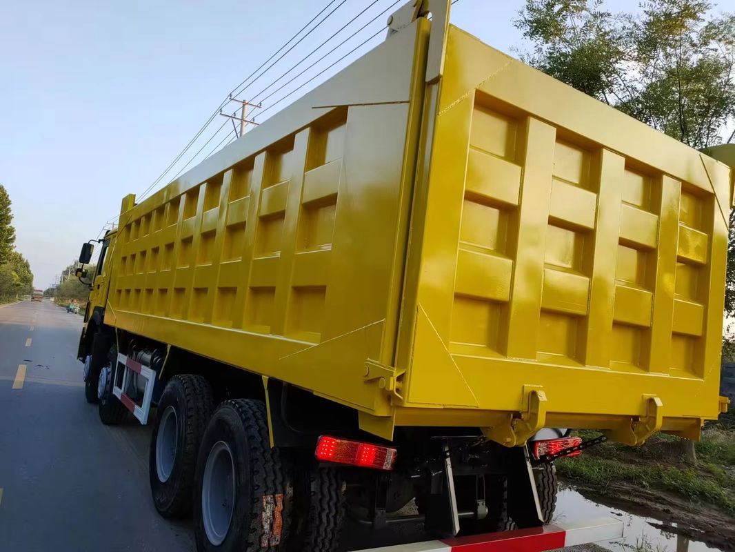 Sinotruk Howo 8x4 371hp 450hp 24 metros cúbicos camión de tirón usado sin ABS