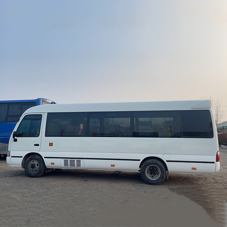 30 asientos Autobús Toyota Coaster Usado con potencia máxima de 113/5200kw y capacidad de asientos de 30