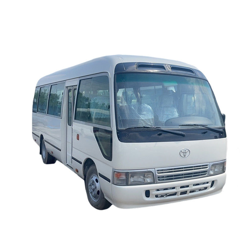 30 asientos Autobús de montaña usada Toyota con neumáticos 9.00R20 y potencia máxima de 113/5200 kW