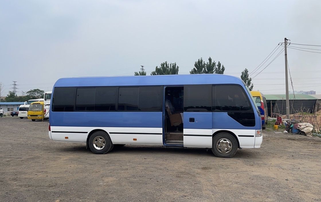Autobús Toyota Coaster de segunda mano con capacidad de motor de 6-8L y 30 asientos en excelentes condiciones
