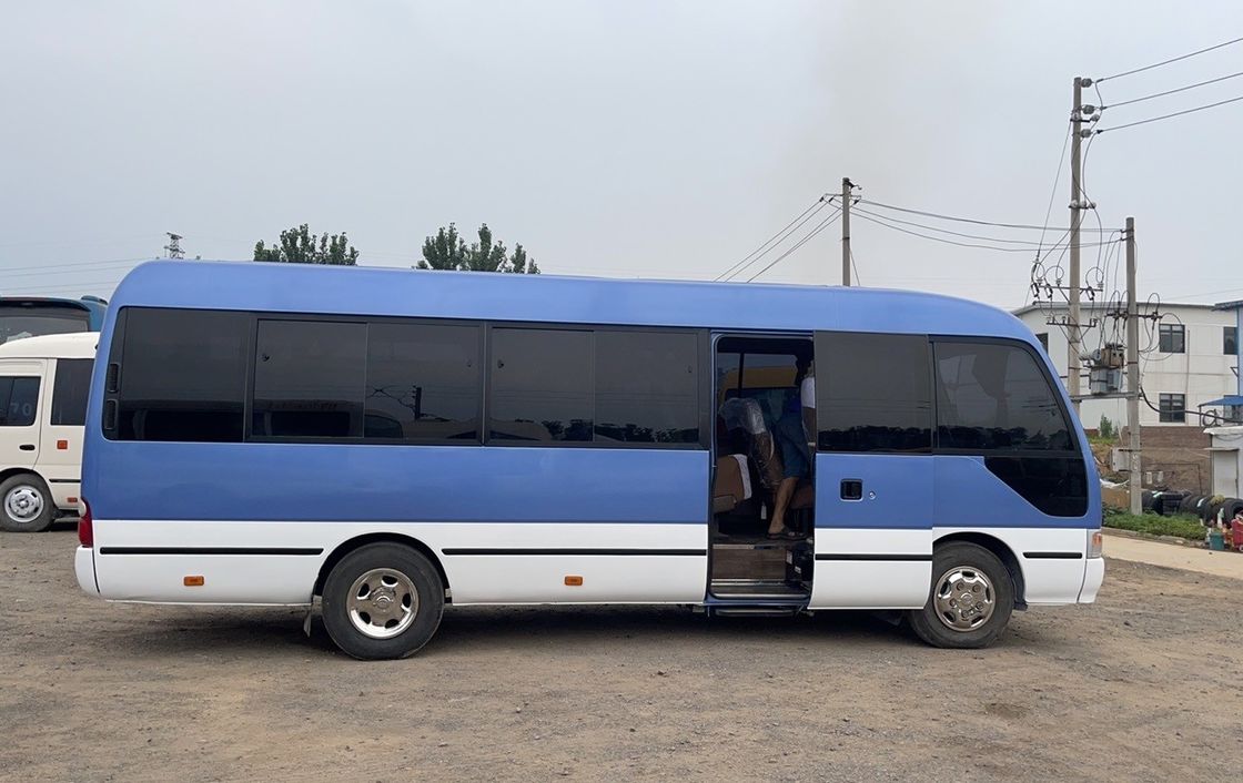 Autobús Toyota Coaster de segunda mano con capacidad de motor de 6-8L y 30 asientos en excelentes condiciones