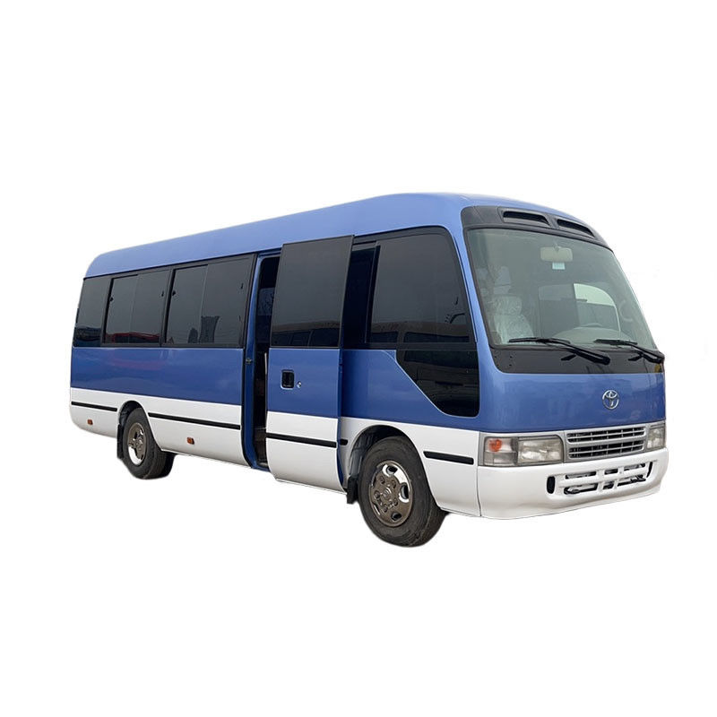 Autobús Toyota Coaster de 30 asientos usado con norma de emisiones Euro 3 y transmisión manual