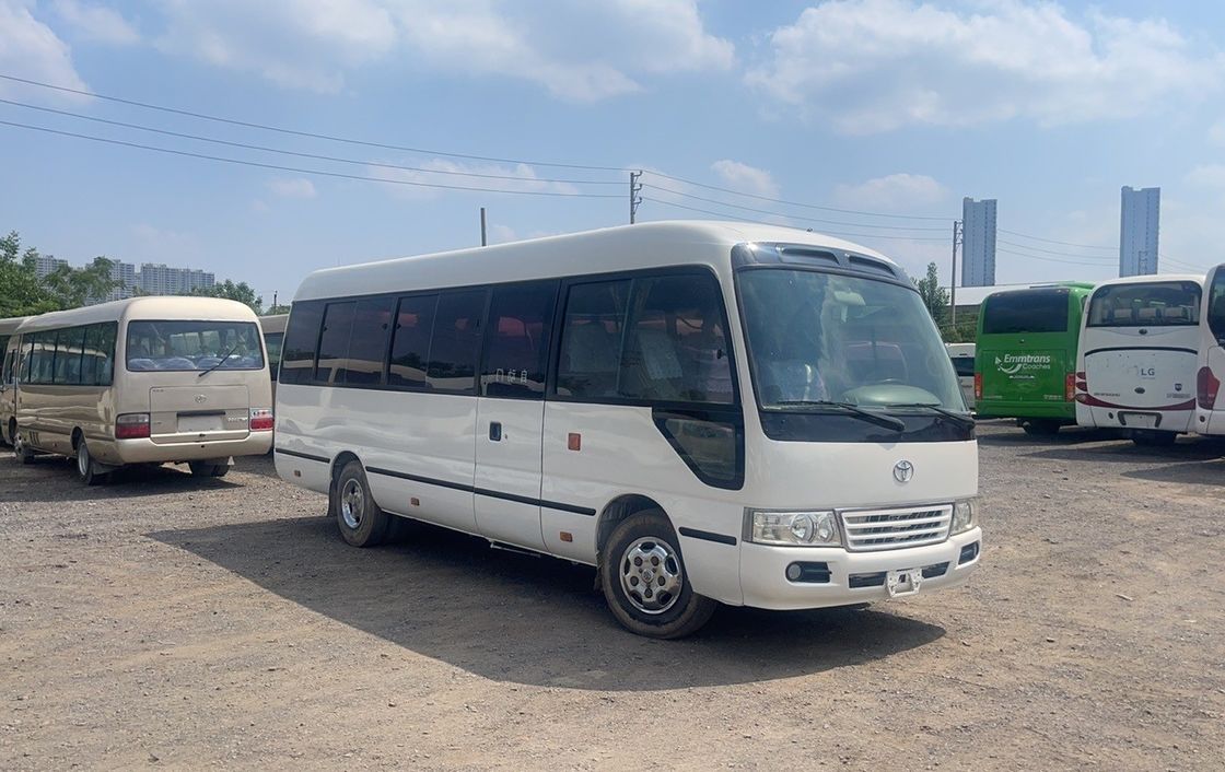 3935 mm Base de ruedas Toyota Coaster Bus con 19-29 asientos cerrando ventanas Puertas corredizas