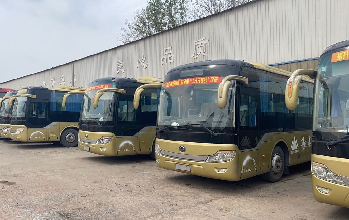 Autobús de 65 plazas con norma de emisiones Euro 3 y cilindrada de 8,4 litros