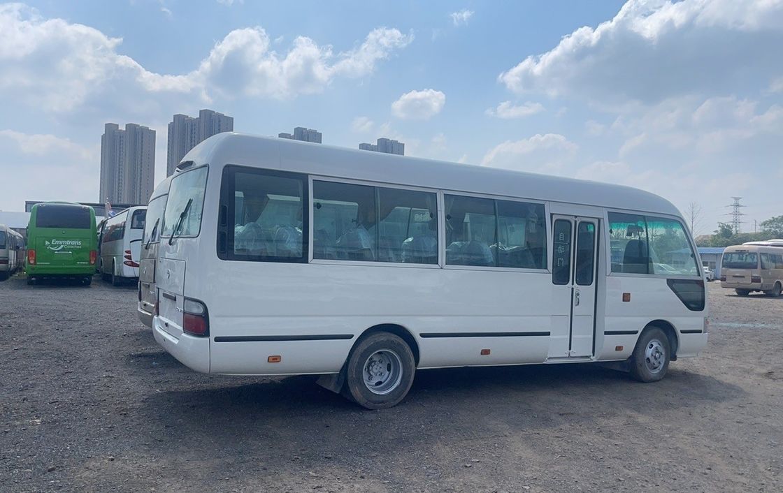 Combustible 30 asientos Toyota Coaster Bus en buen estado LHD motor diesel usado 6900*2010*2600