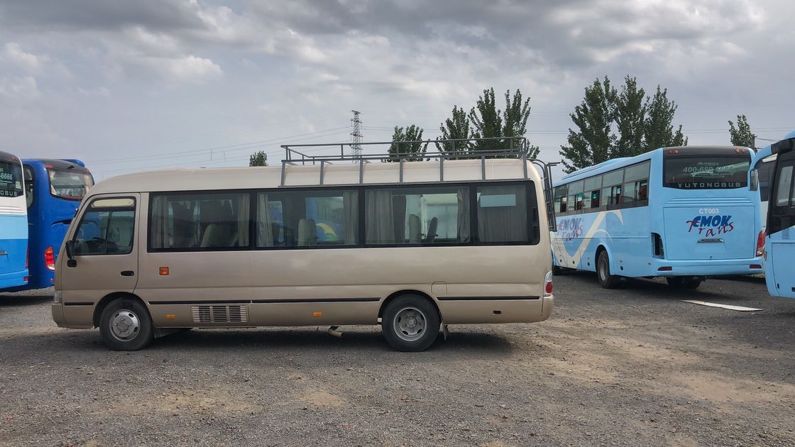 30 asientos Toyota Coaster Bus en buen estado LHD capacidad de asientos 30 7.00R16 neumáticos 30 asientos