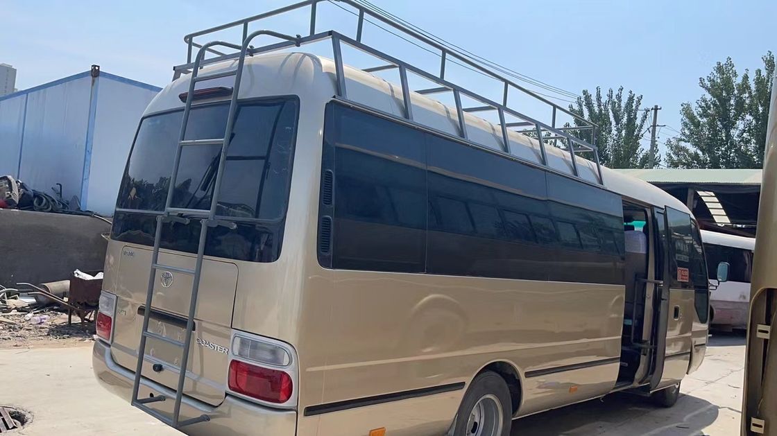 30 asientos Toyota Coaster Bus en buen estado LHD capacidad de asientos 30 7.00R16 neumáticos 30 asientos