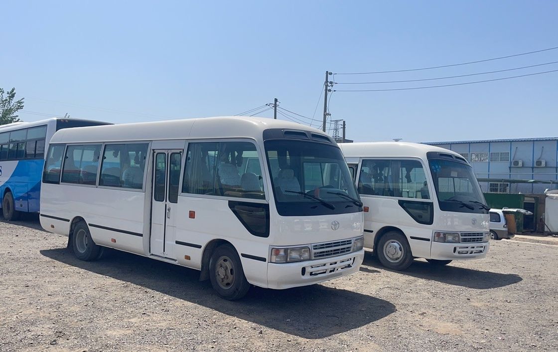 Torque máximo 340Nm/rpm Toyota Coaster 19-29 asientos Autobús de pasajeros pequeño