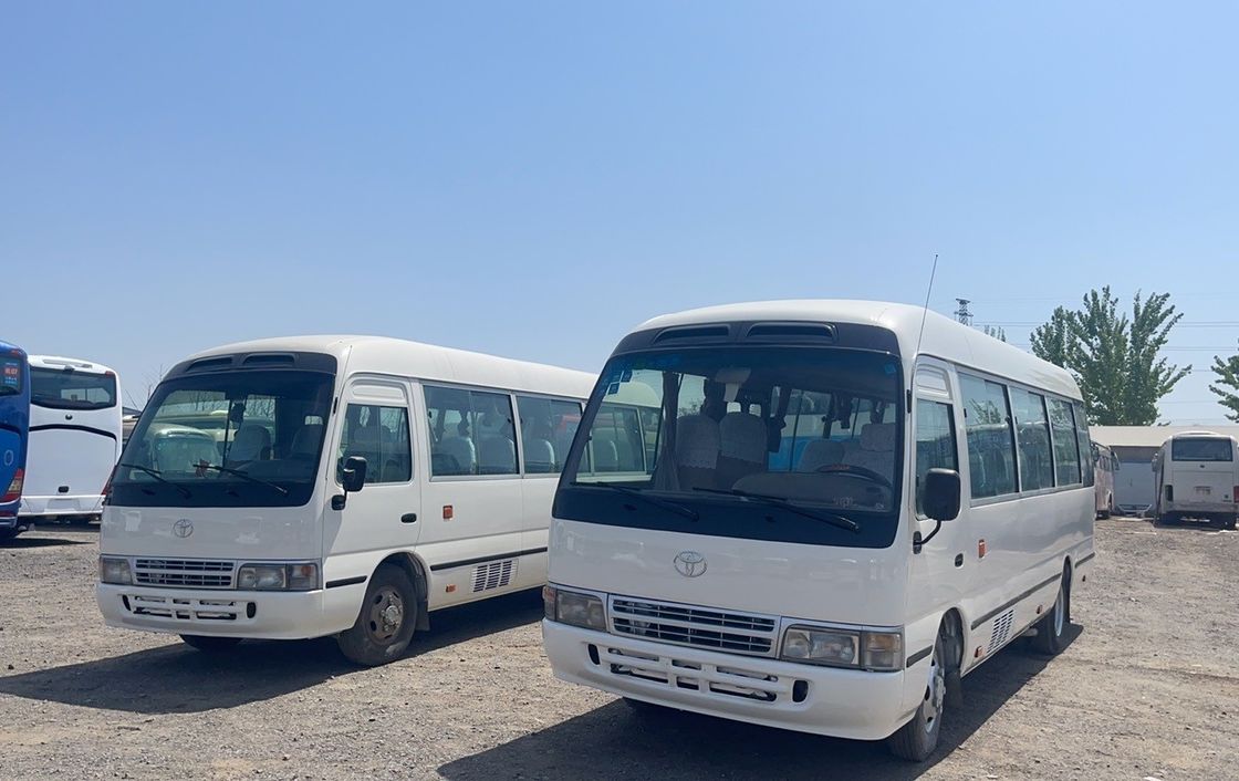 Torque máximo 340Nm/rpm Toyota Coaster 19-29 asientos Autobús de pasajeros pequeño