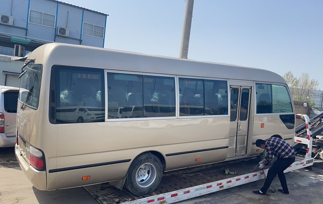 6900*2010*2600 Tipo de combustible Diesel en buen estado Autobús Toyota Coaster de segunda mano de 30 plazas