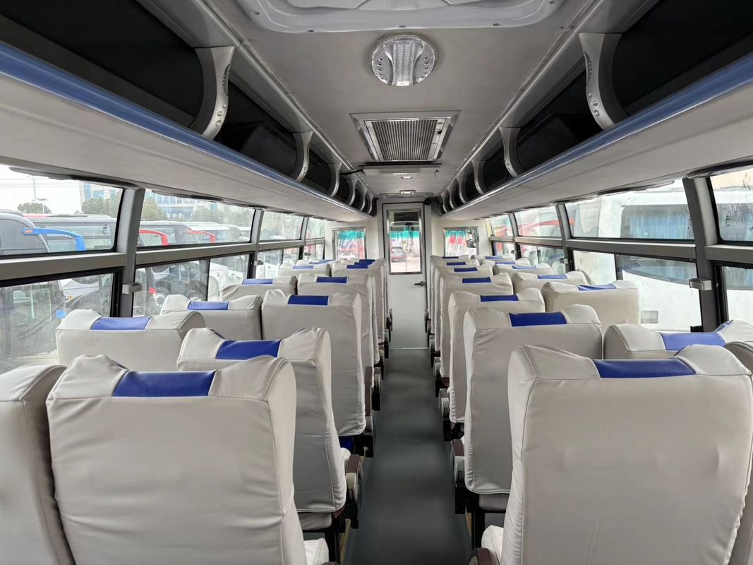 Autobuses de autobuses usados de 50 a 65 asientos equipados con aire acondicionado en Ghana Dirección a mano izquierda y motor diesel