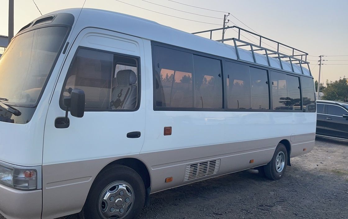 Autobús Toyota Coaster de 30 plazas usado en buen estado LHD 7.00R16 neumático G.V.W 5900 kg
