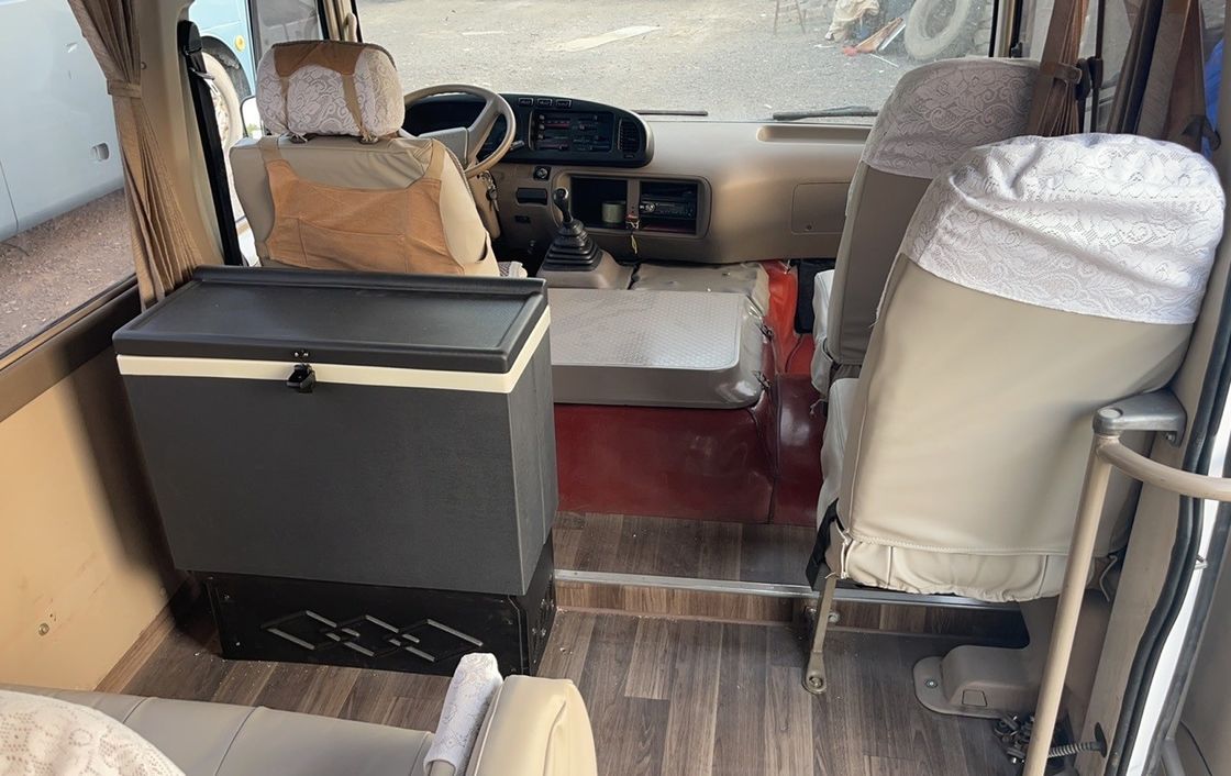Autobús Toyota Coaster de 30 plazas usado en buen estado LHD 7.00R16 neumático G.V.W 5900 kg