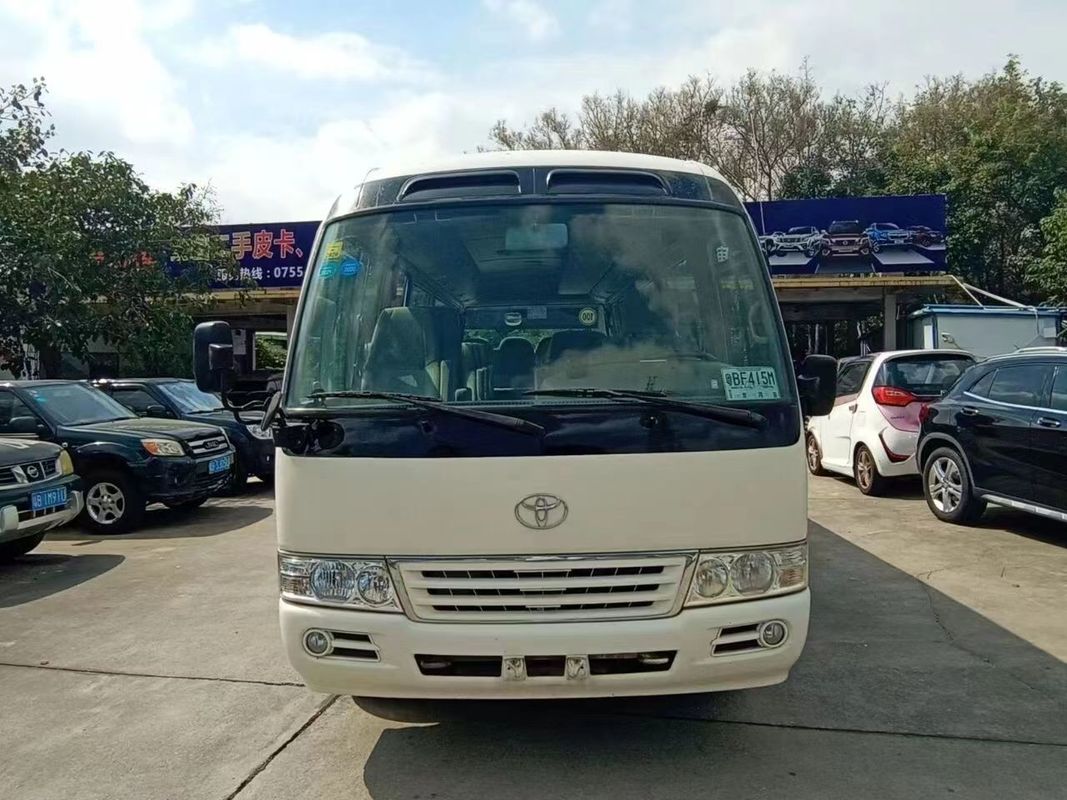 Autobús usado Toyo ta Coaster de 30 asientos con motor diesel en buen estado y asequible