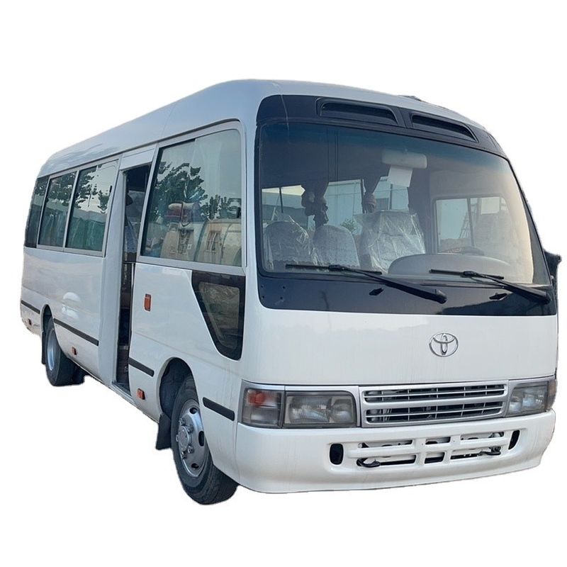 Autobuses usados Toyo ta Coaster de 29 asientos con potencia máxima 113/5200 en el mercado de alta demanda