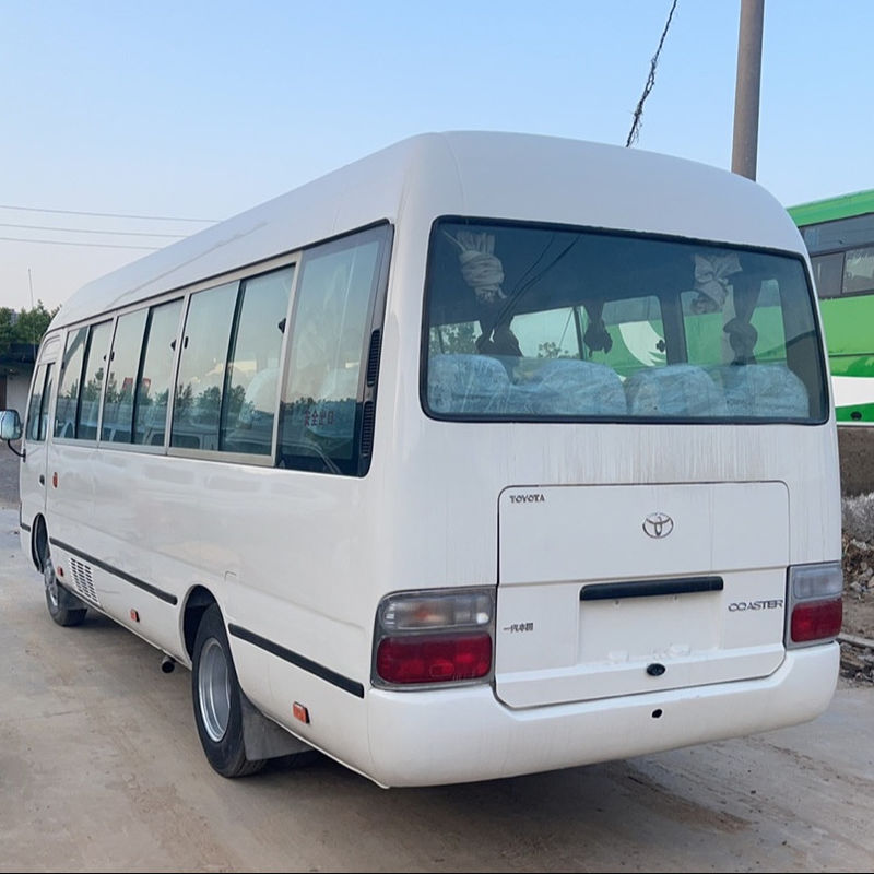 Autobuses usados Toyo ta Coaster de 29 asientos con potencia máxima 113/5200 en el mercado de alta demanda