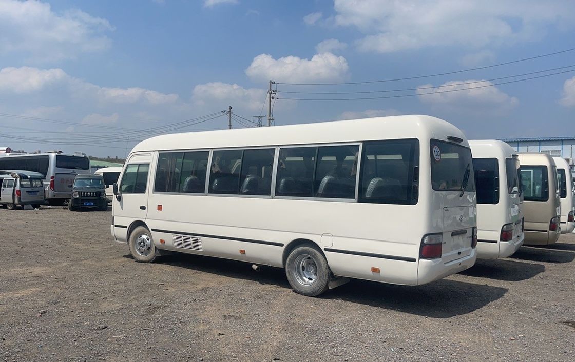 Autobús Toyota Coaster usado de 30 asientos con motor diésel y dimensiones 7005*2040*2785