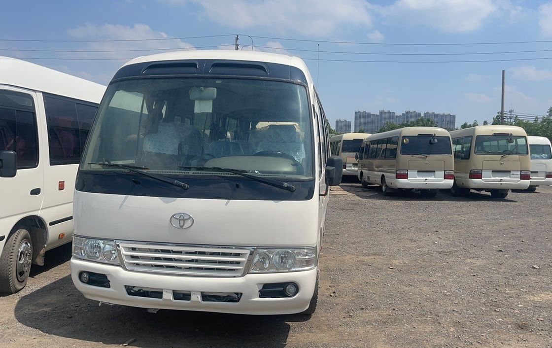Autobús Toyota Coaster usado de 30 asientos con motor diésel y dimensiones 7005*2040*2785