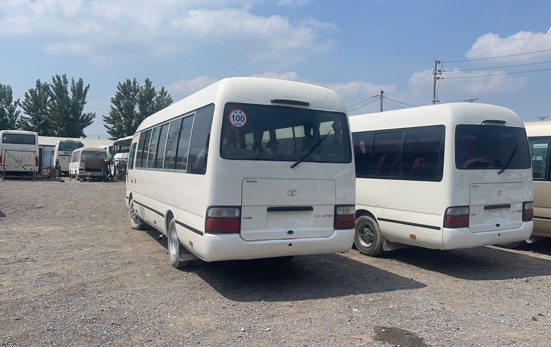 Autobús Toyota Coaster usado de 30 asientos con motor diésel y dimensiones 7005*2040*2785
