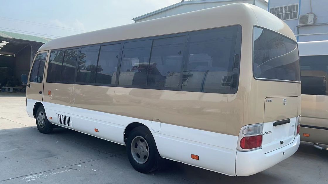 Autobús Toyota Coaster de 29 plazas renovado más popular de África con motor modelo 15B-FT