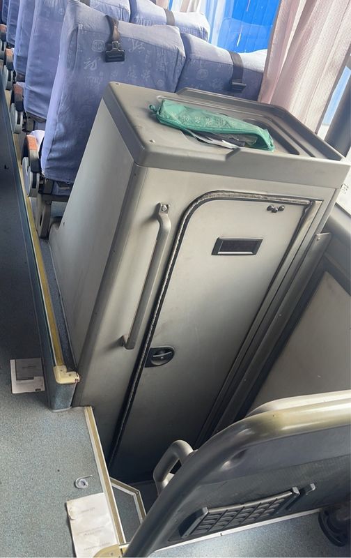 Autobús turístico de lujo de 70 plazas con dirección LHD y interior espacioso