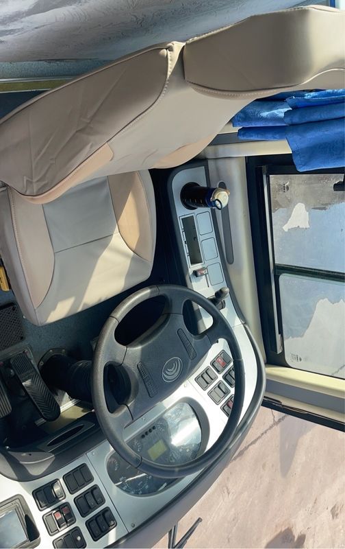 Autobuses de pasajeros de lujo de 51 plazas con motor trasero