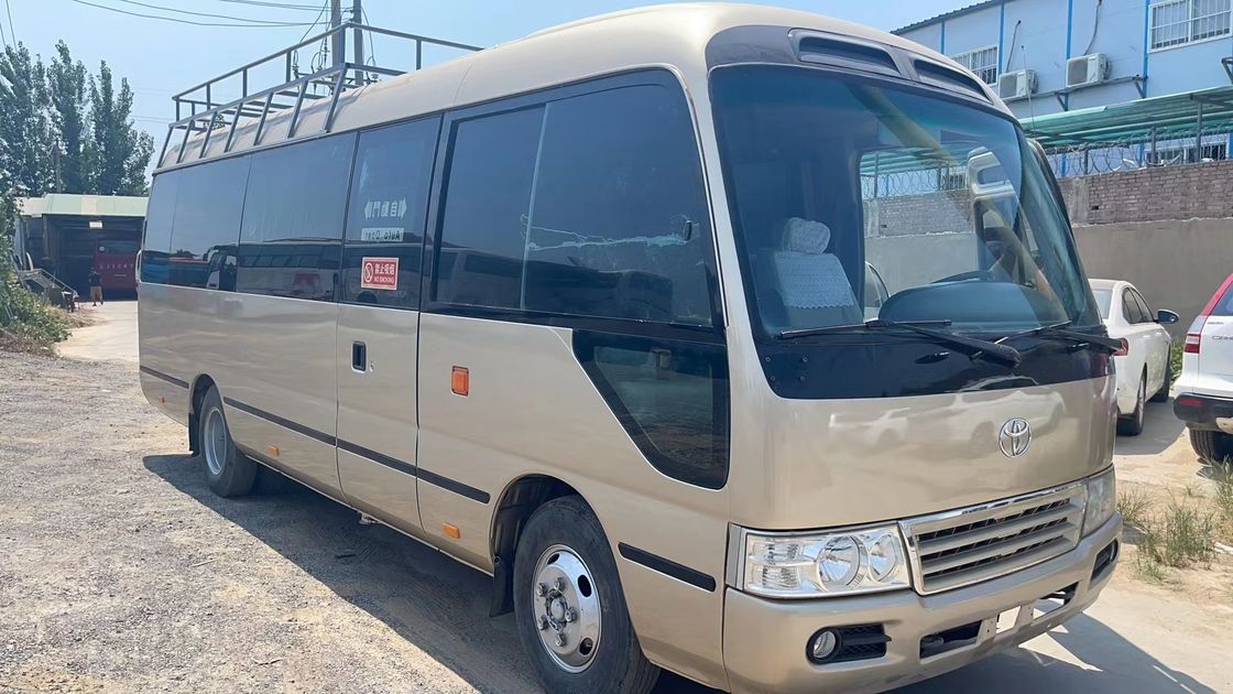 Autobús Toyota Coaster usado en Japón de 30 asientos con motor de 1HZ y neumáticos 9.00R20