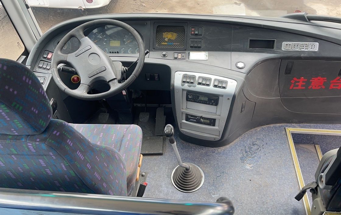 Autobús de 50 asientos RHD Yu Tong Dirección de mano derecha Autobuses turísticos Entrenador para los requisitos del cliente