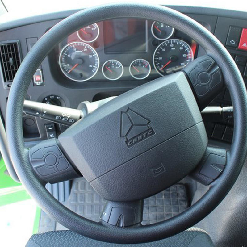 Howo 40 toneladas de capacidad camión de remate con longitud del tanque de carga ≥ 8 m y motor WEICHAI