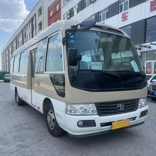 2023 modelo de gasolina Toyota Coaster Bus 30 asientos Capacidad del motor 4L 7005*2040*2785mm