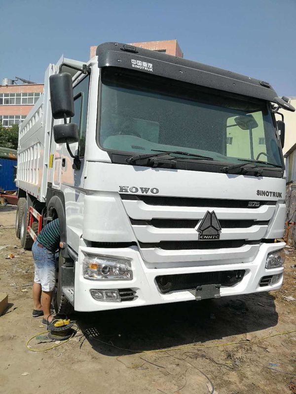 Sinotruck usado Howo 10 ruedas 25 toneladas 20 metros cúbicos camión de descarga Euro 3 manual AC