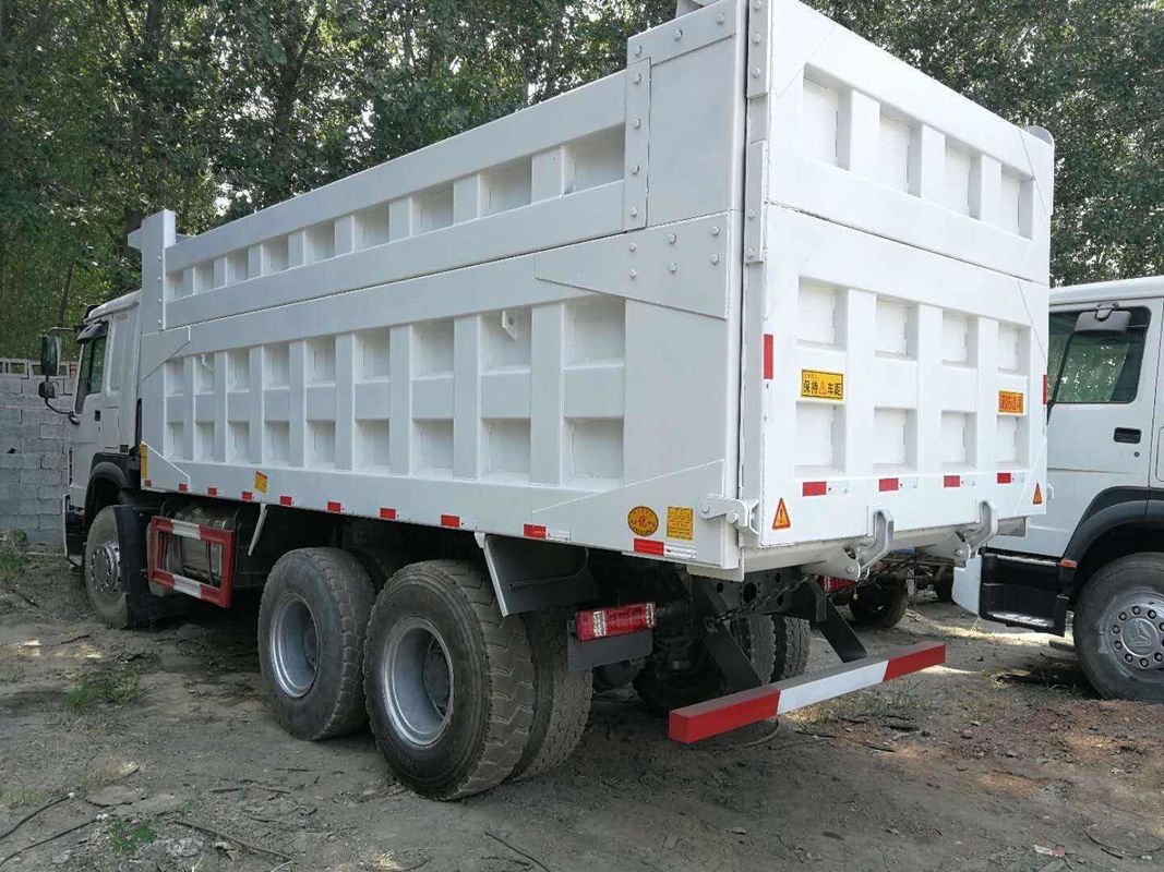 Sinotruck usado Howo 10 ruedas 25 toneladas 20 metros cúbicos camión de descarga Euro 3 manual AC