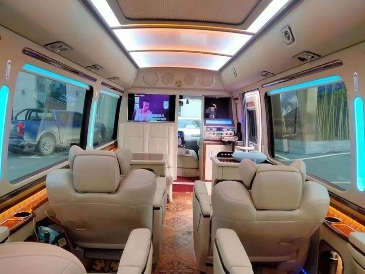 7005*2040*2785mm Toyota Coaster 30 asientos Minibus con capacidad de asientos de 17-30