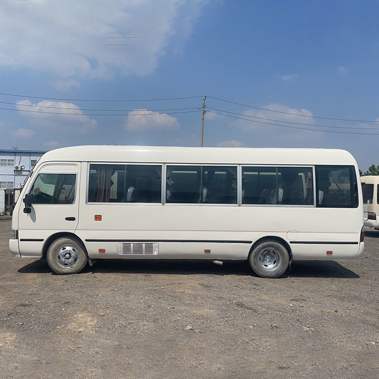 Japón Usado Toyota Coaster Bus 30 asientos Transmisión manual Motor diesel Capacidad 4L