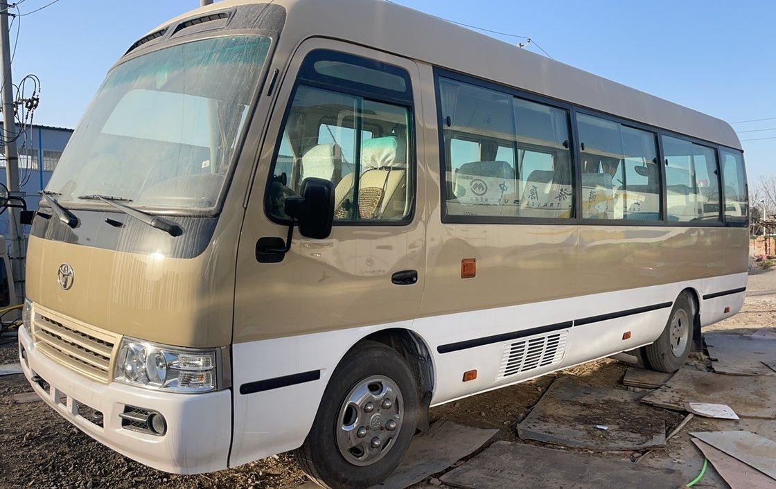 Toyo ta Diesel Coaster Bus 300L Tanque de aceite y el par máximo de 340Nm/rpm para su negocio