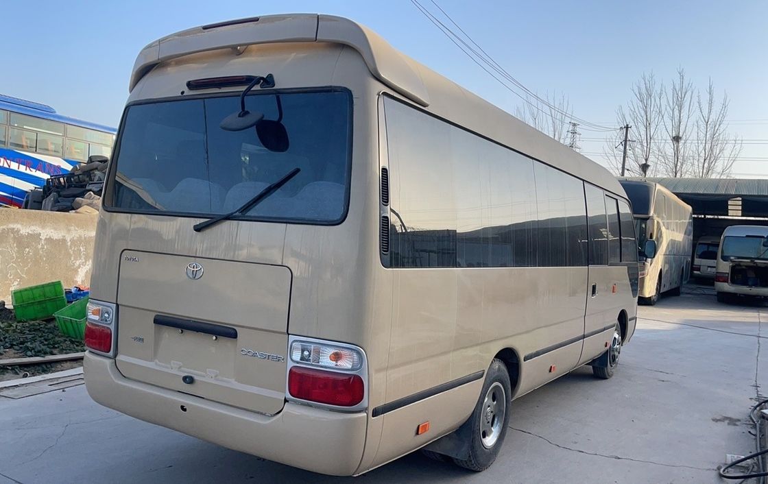 Japón Toyo ta Coaster Autobús LHD de 30 plazas con caja de cambios DF5S410 y velocidad máxima 91 110 km/h