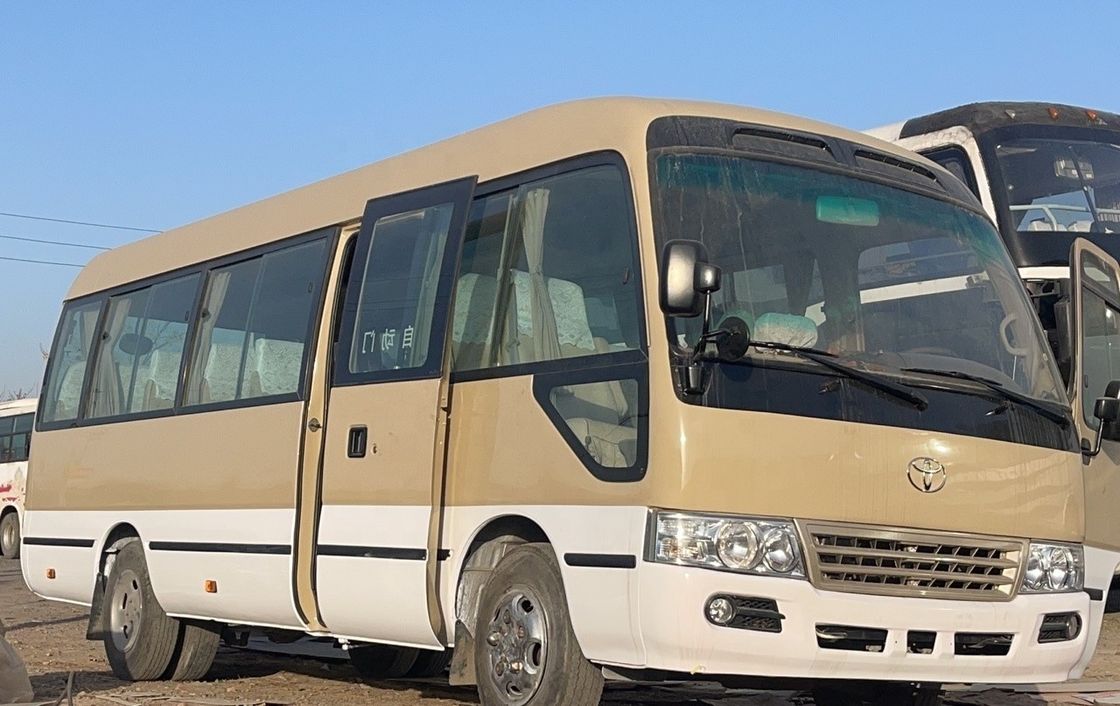 Japón Toyo ta Coaster Autobús LHD de 30 plazas con caja de cambios DF5S410 y velocidad máxima 91 110 km/h