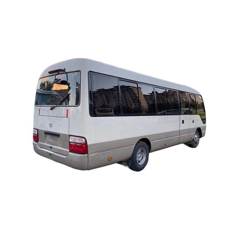 Autobús japonés Toyota Coaster asequible con motor diesel y capacidad de 23-30 asientos ahora