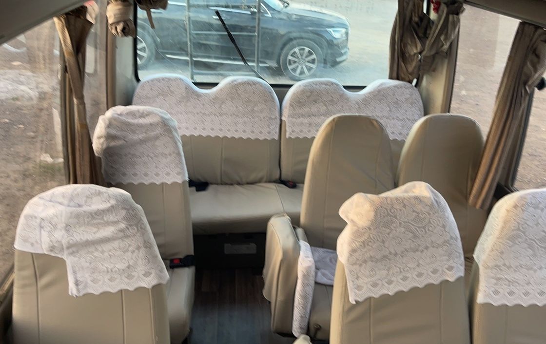Buen estado 30 asientos Toyo ta Coaster Bus usado para transmisión Manual de tipo