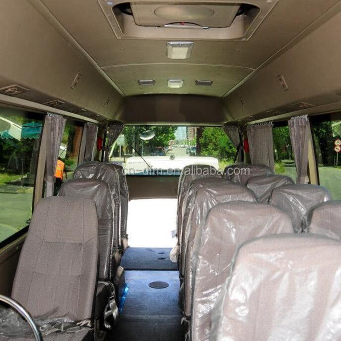 16-22 asientos Dongfeng LHD Coaster Minibus con el compartimiento de equipaje trasero Volumen de 0,25 m3