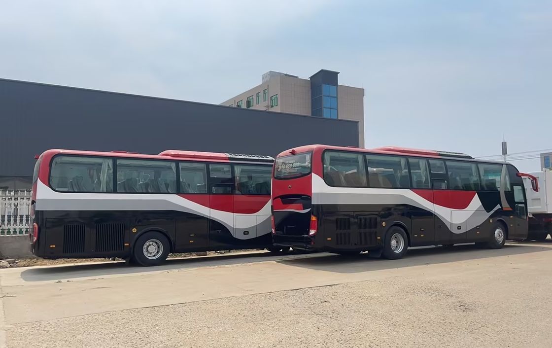 Encuentre su autobús perfecto de 47 plazas con motor trasero y bajo kilometraje de 56000 km en nuestro