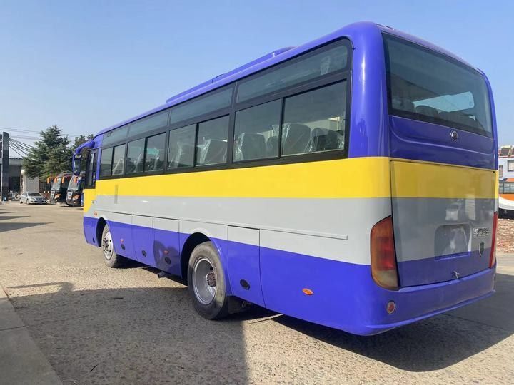 7m 35 asientos Motor delantero Autobús usado LHD Posición de dirección y velocidad máxima 71-90 km/h
