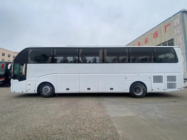 Autobús turístico de lujo de 12 metros de diésel usado con 55 asientos y un par máximo de 1460N.m