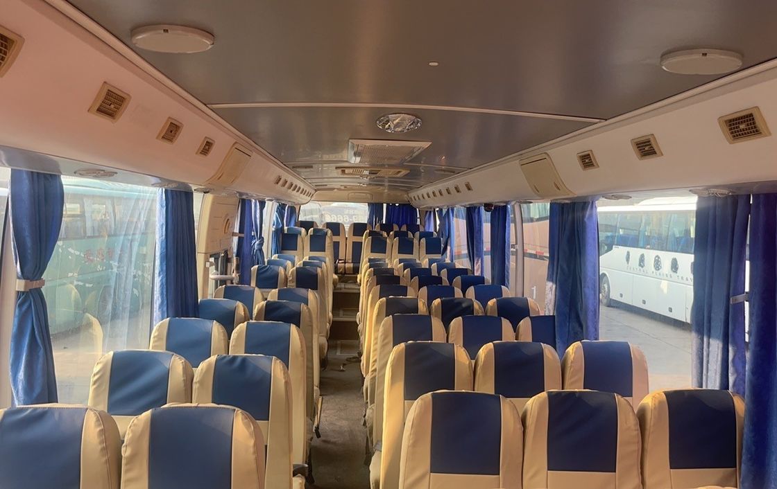 Excelente estado Yu Tong Autobuses turísticos de pasajeros de 50-60 asientos con capacidad de motor de 6-8L