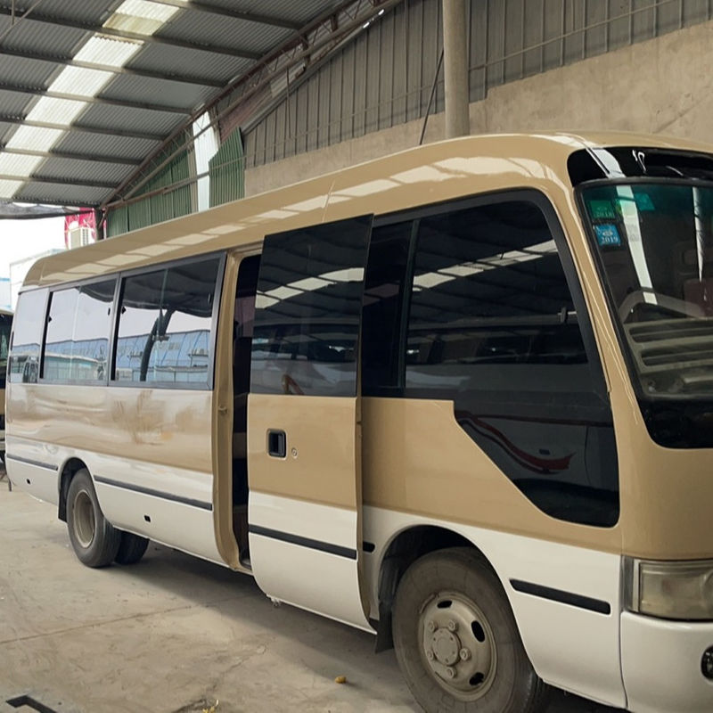 Toyota Coaster Diesel Autobús de 30 asientos con transmisión manual y velocidad máxima de 120 km/h